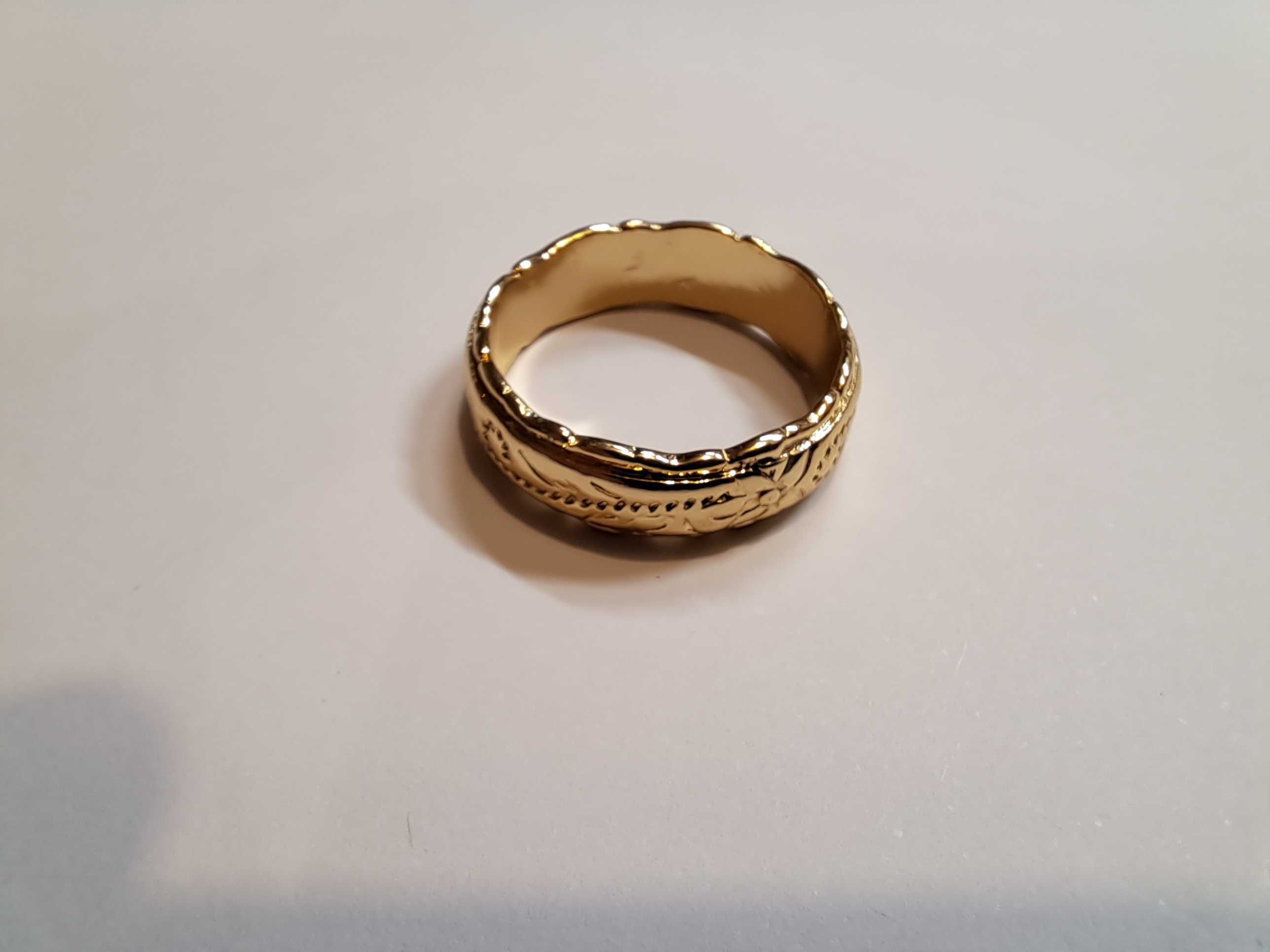 Уникален дамски позлатен пръстен с увивна роза
