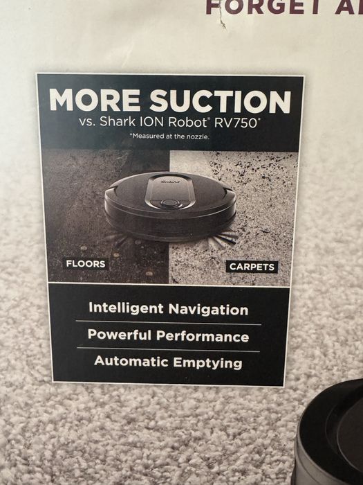Aspirator Robot Shark iQ cu statie de golire