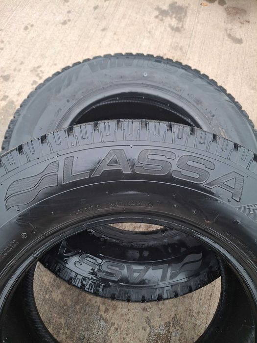 2бр. зимни гуми 235/65/16C Lassa като нови. DOT 4319