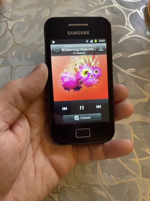 GT-S5830i 32 ГБ черный