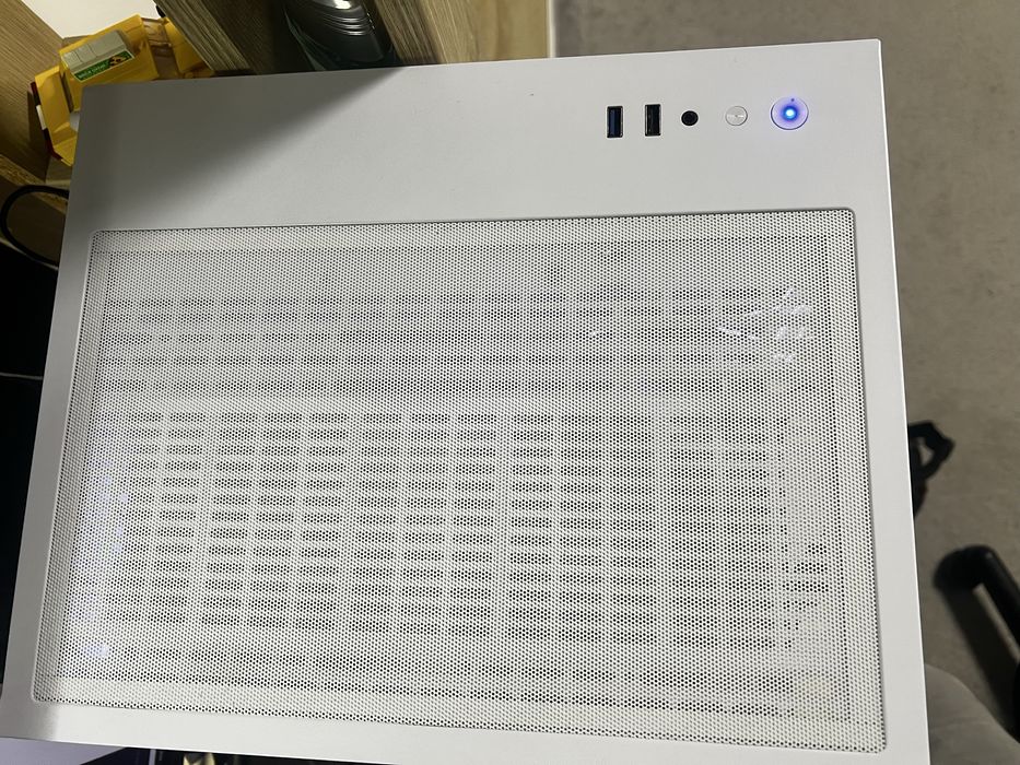 Компютър с i7-7400 | rx580 | 750 gb | 12 gb ram