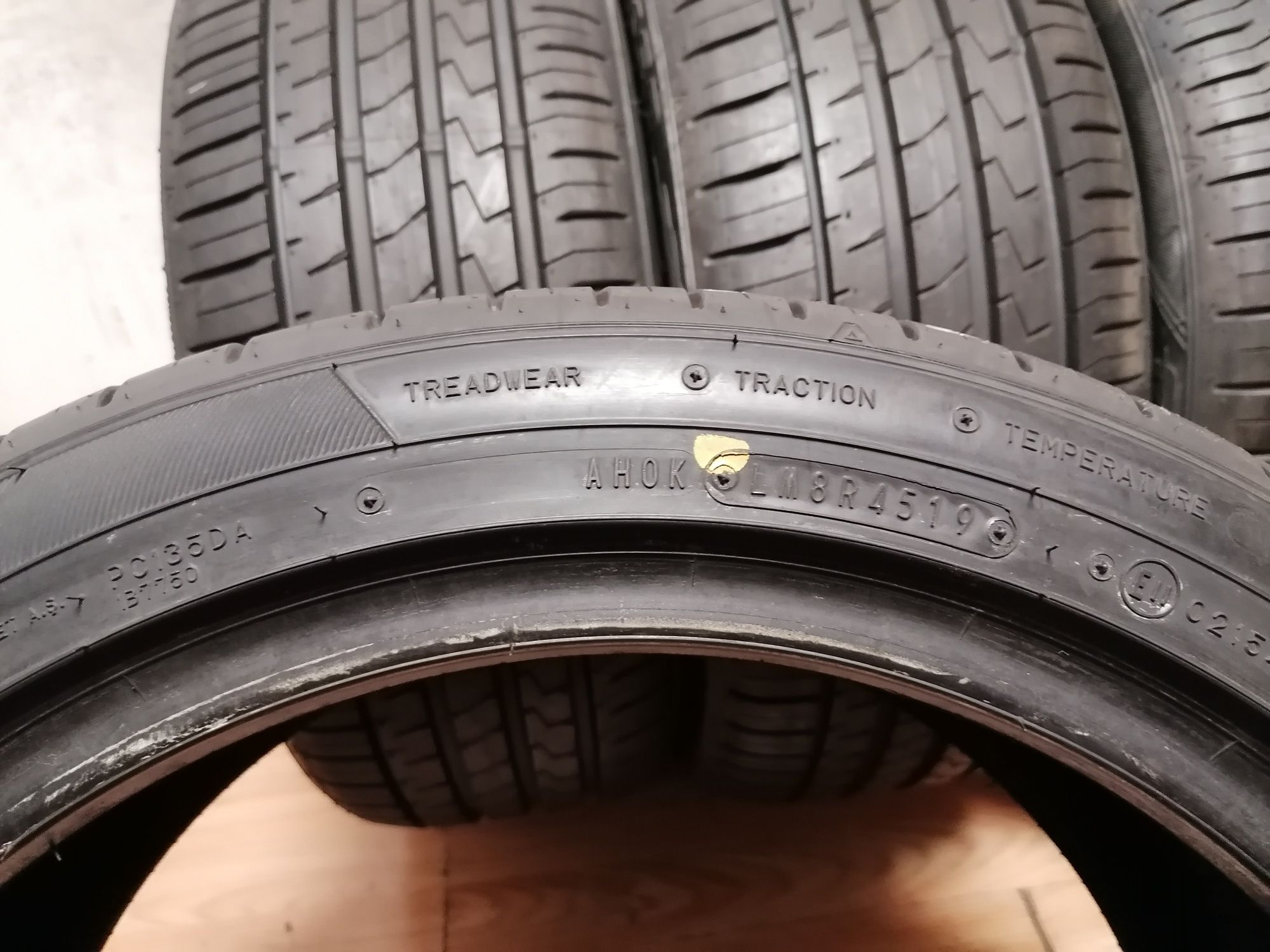 4 бр. 215/45/17 Falken 8 мм / летни гуми