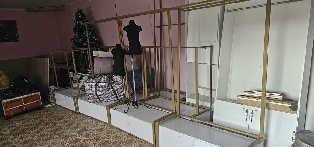 Продам мебель для магазина