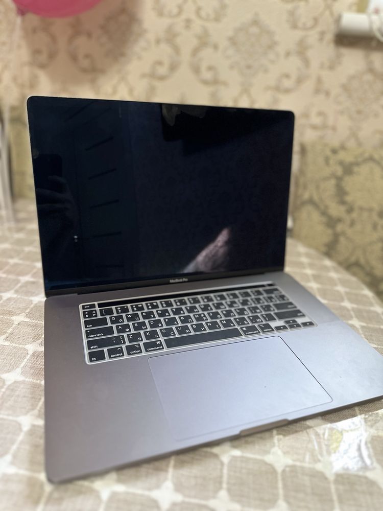 Macbook Pro 16 inch / i7/ 16/ 512 GB , Space Grey cycle 189