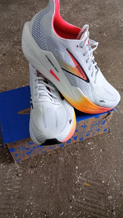 Adidasi Brooks hiperion max 2