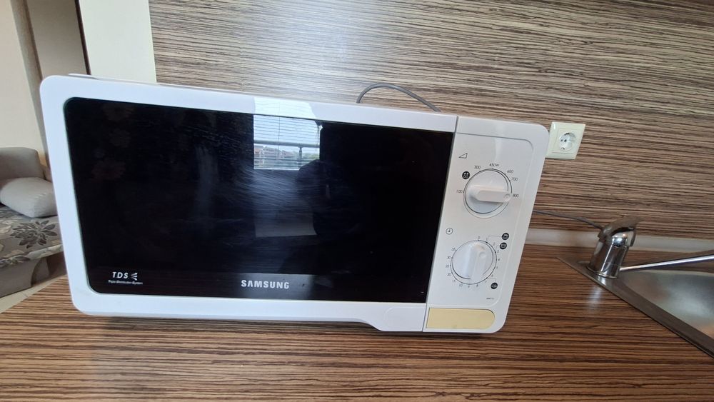 Кухня в идеално състояние с уреди!