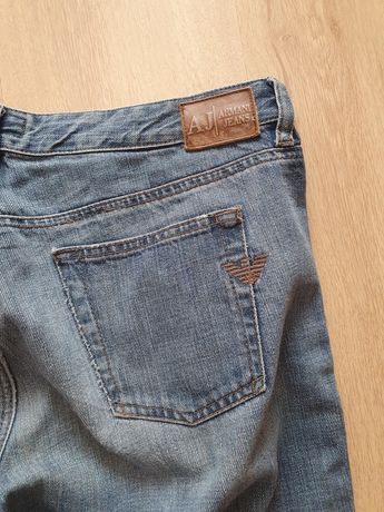 Продаются джинсы Armani женские размер 30 на 48 размер