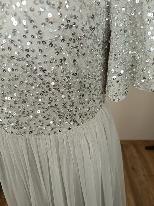 Beauut Официална Рокля