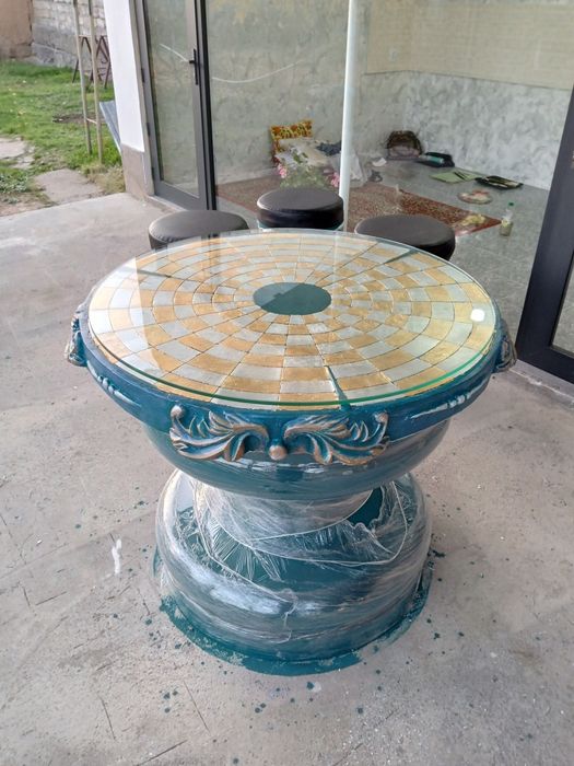 Декоративные стол