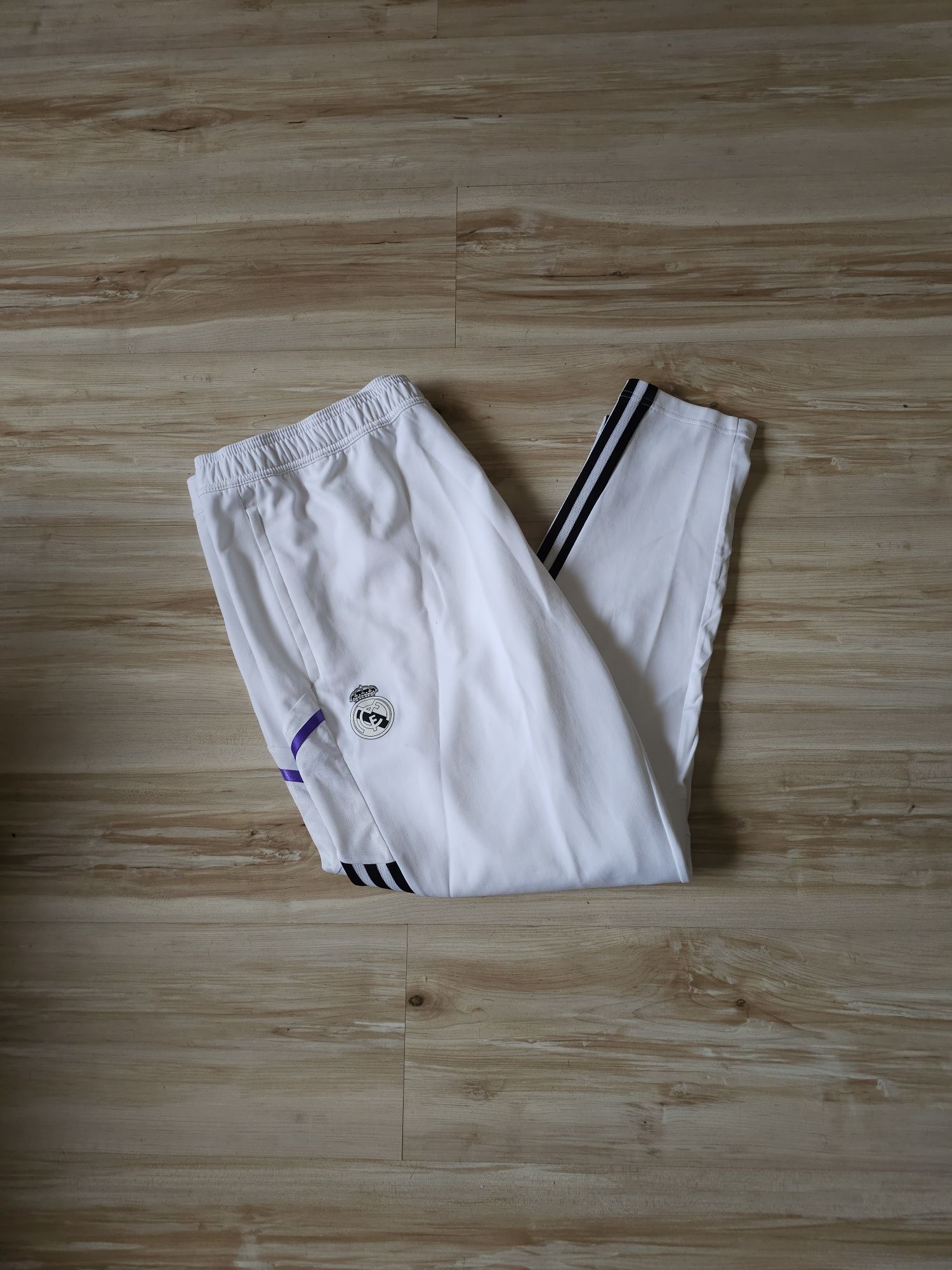 Оригинално мъжко долнище Adidas AeroReady x F.C. Real Madrid