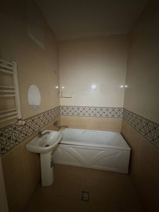 Продаётся 3-х комнатная квартира в массиве Корасув, рядом с 81 школой.