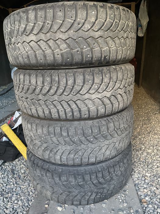 Продам зимние шины R16