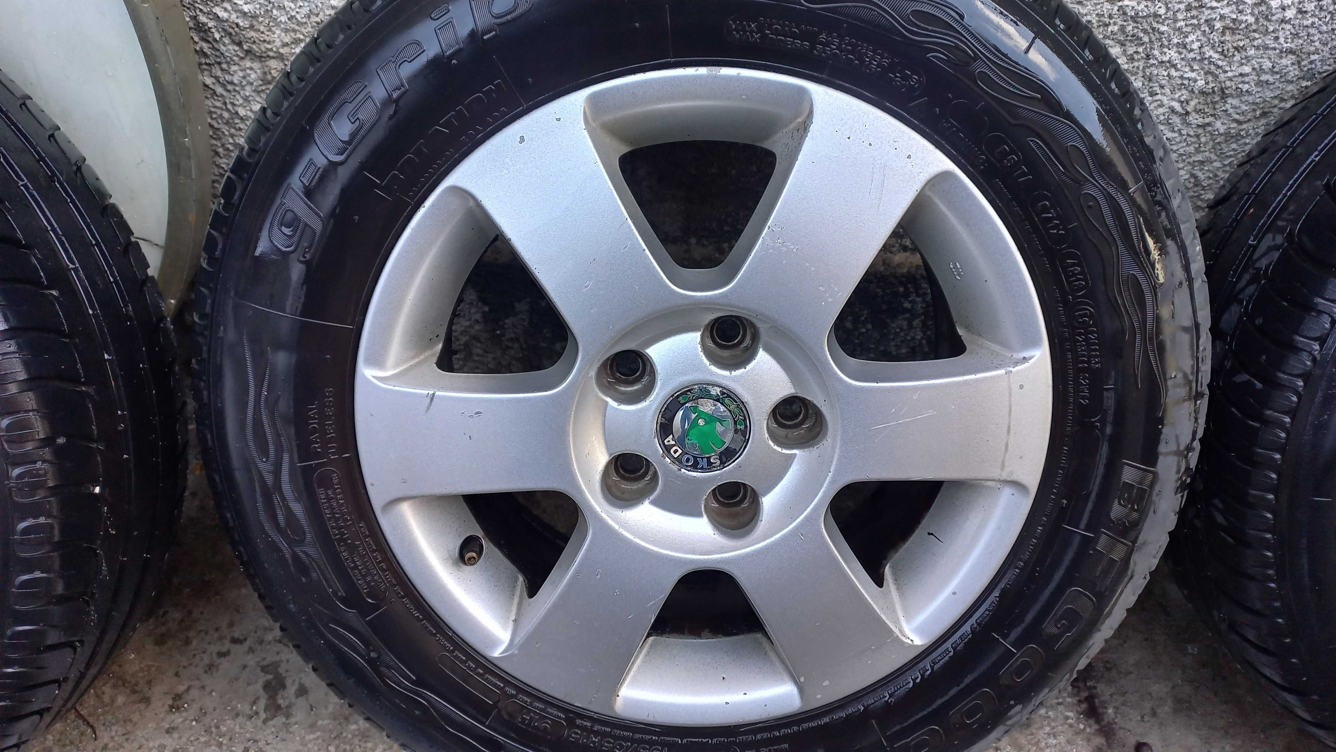 Jante si anvelope de vara Skoda 5x112 R15