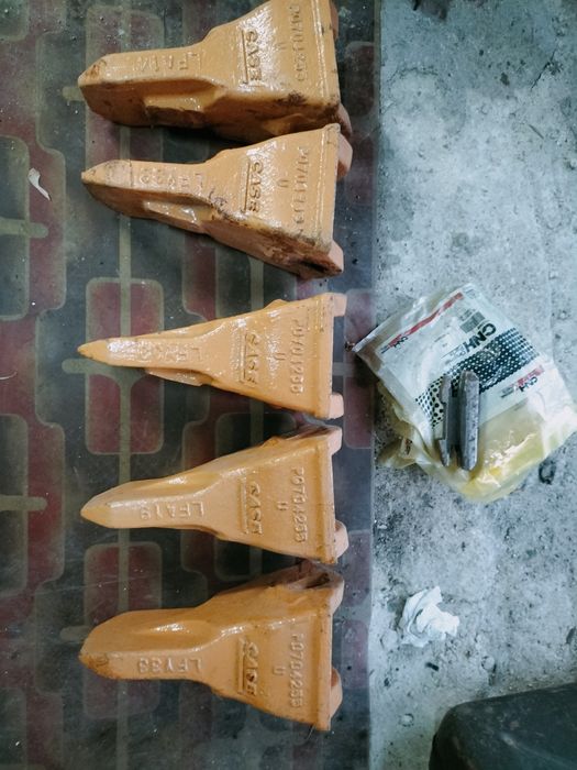 Dinți escavator pt cupa  nefolosite