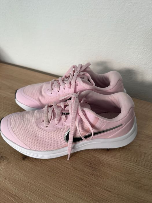 Спортни маратонки оригинални nike star runner