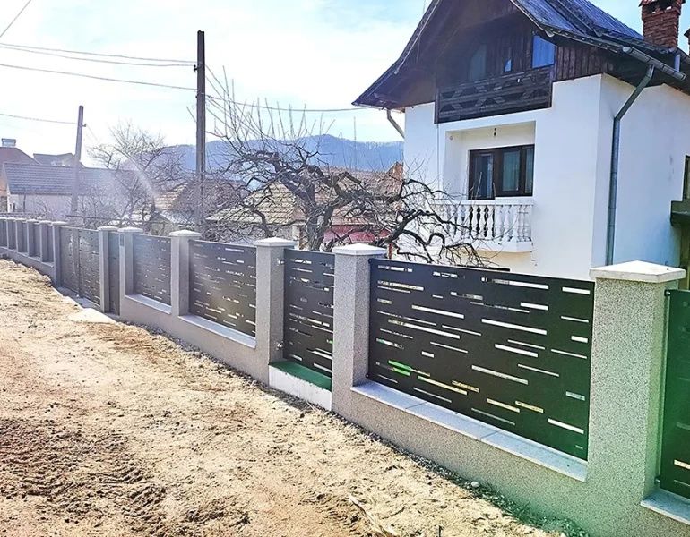 Vand garduri si porti