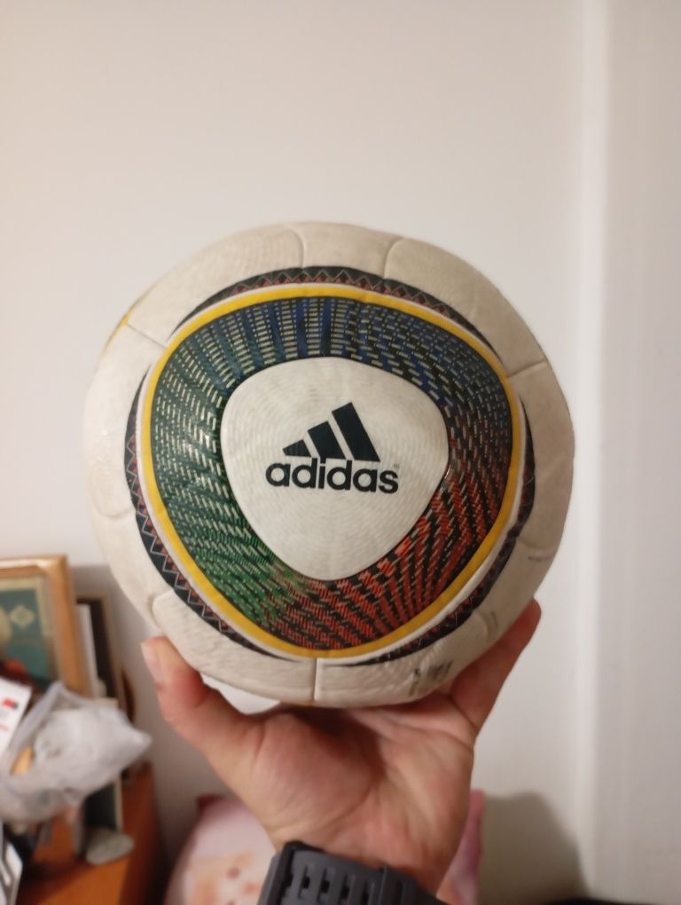 Футболна топка Adidas