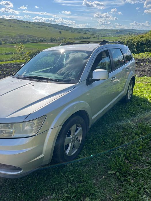 Vând Dodge Journey