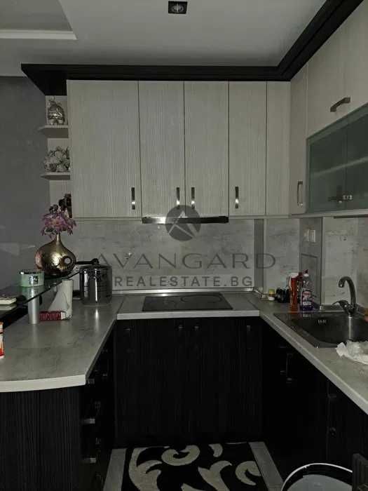 Продава се Тристаен апартамент в Пловдив, Кючук Париж - 89 кв.м за 1914 €/кв.м - Снимка #1