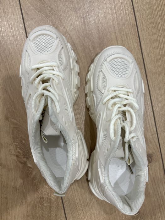 Кроссовки 35-размер