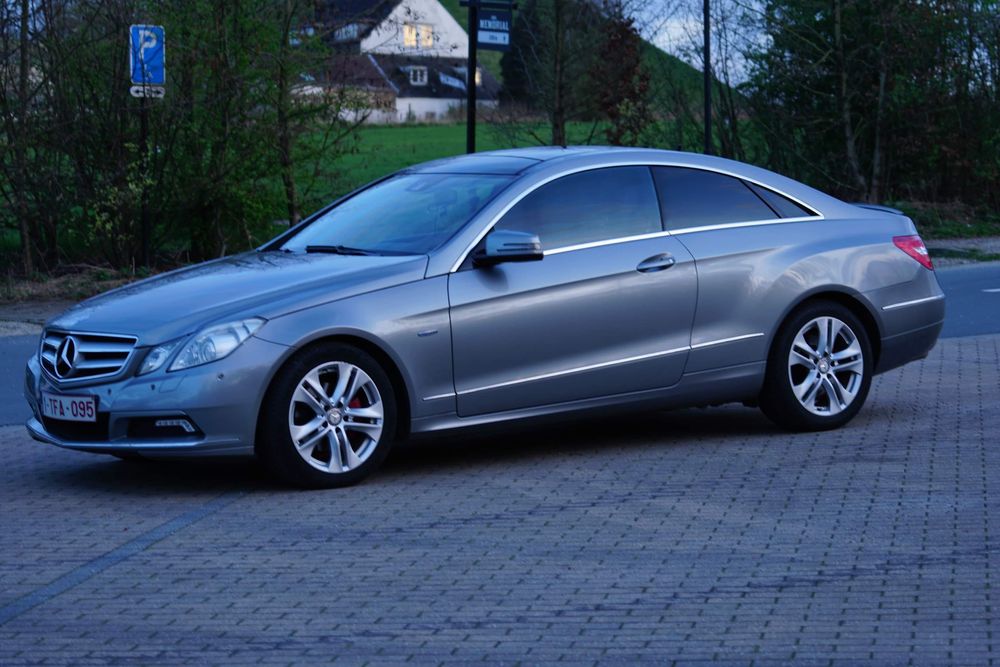 Мерцедес Mercedes E220