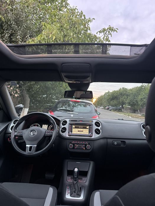 VW Tiguan LIFE 2.0 / 140 CP / Automat / 4 x 4  / NAVI 145 200 KM