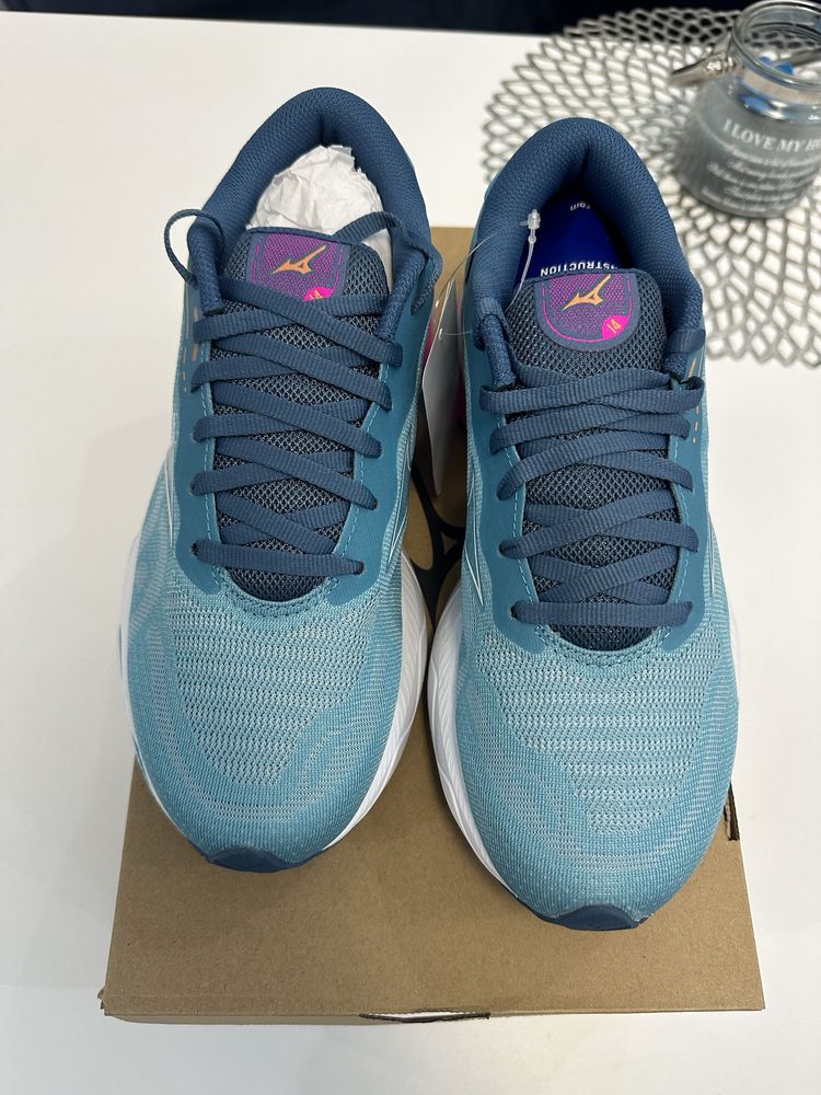 Adidasi alergare Mizuno ( nike , dama , adidas )