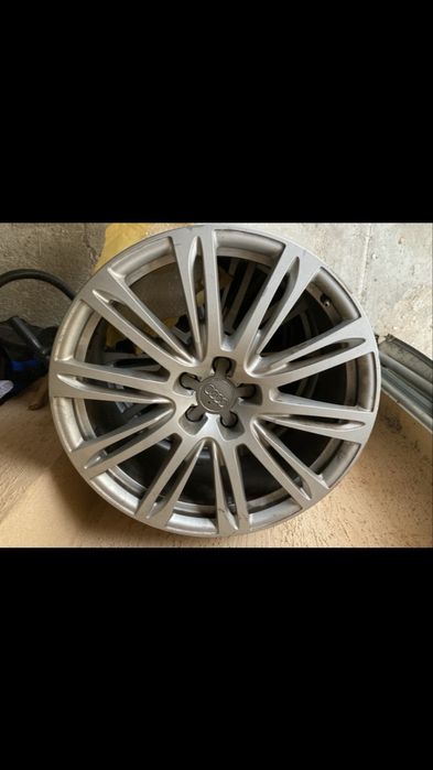 Оригинални лети джанти за Ауди А8 и S8.