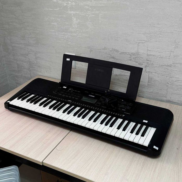 Синтезатор YAMAHA PSR-E273 / sk151391