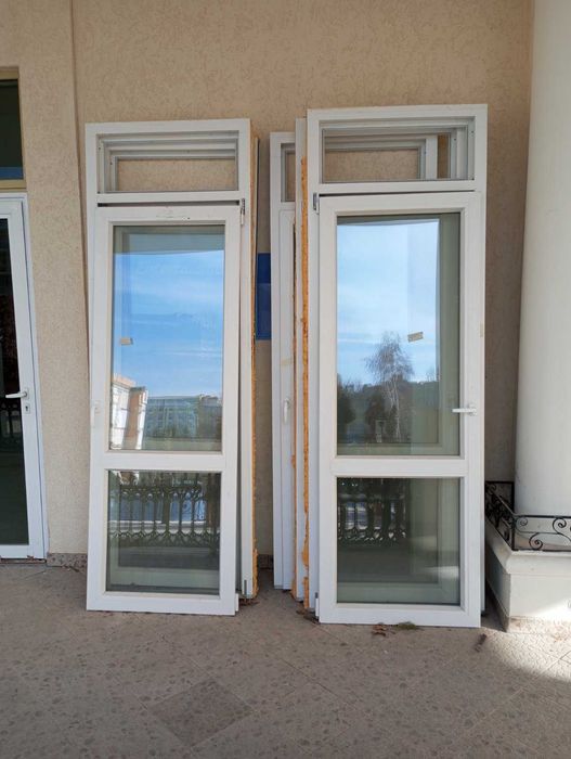 Бели PVC врати за тераси