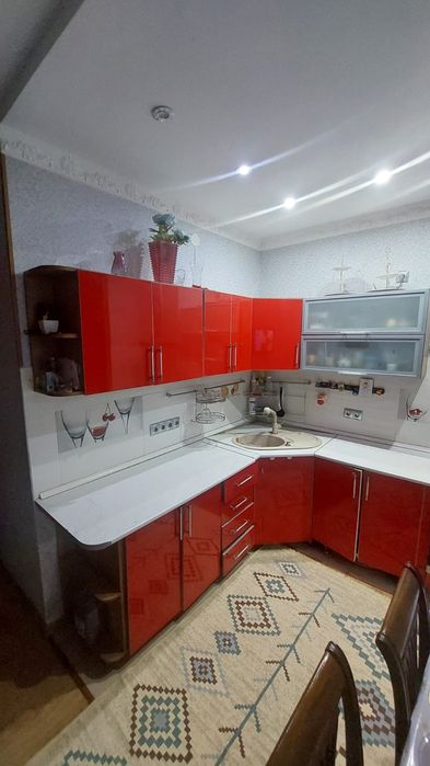 Продается кухонный гарнитур