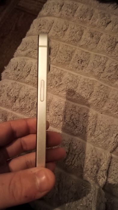 Vând iPhone 13 128gb perfect funcțional baterie 76%l