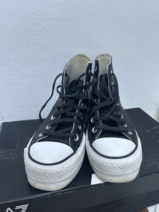 Converse negri de piele