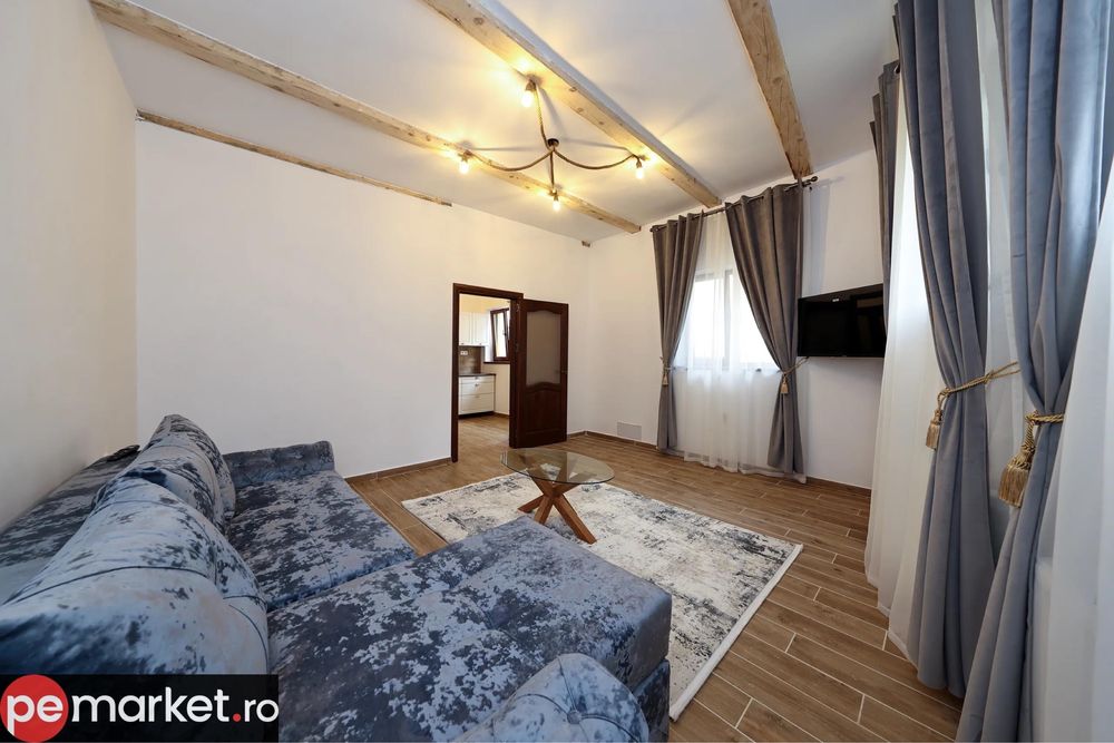PROPRIETAR vand casa SINGUR în CURTE in Centru vechi