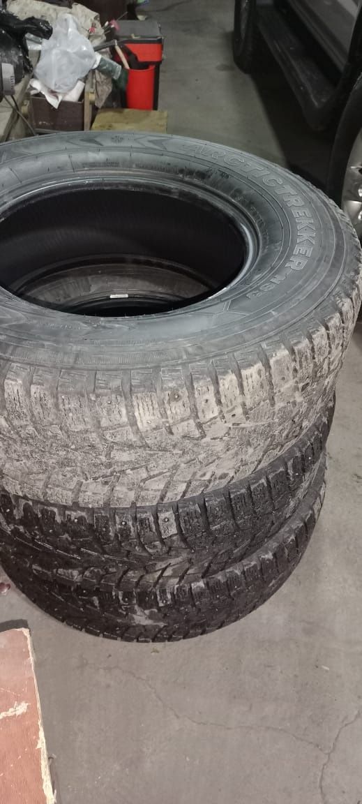 Продам шины б/у зимние