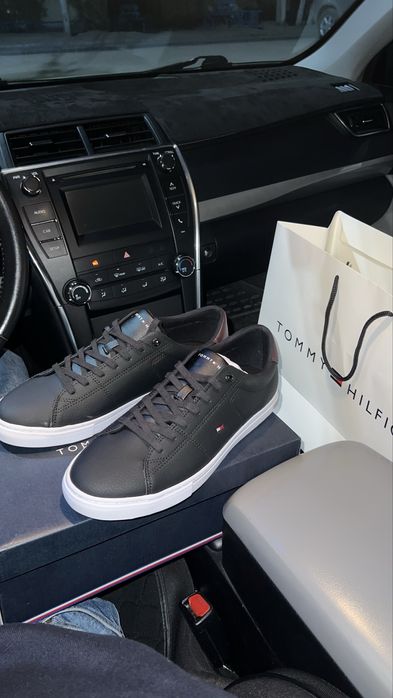 Tommy Hilfiger кроссовки оригинал