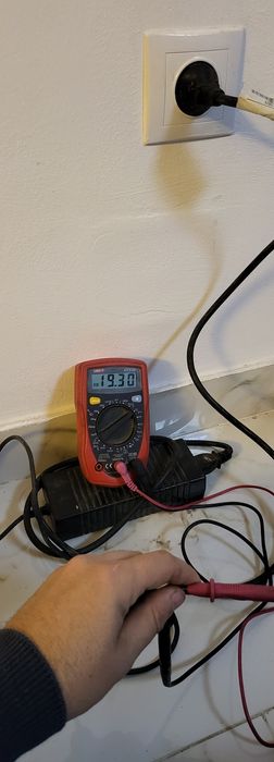 Alimentatoare laptopuri 19v până la 135w diverse branduri!
