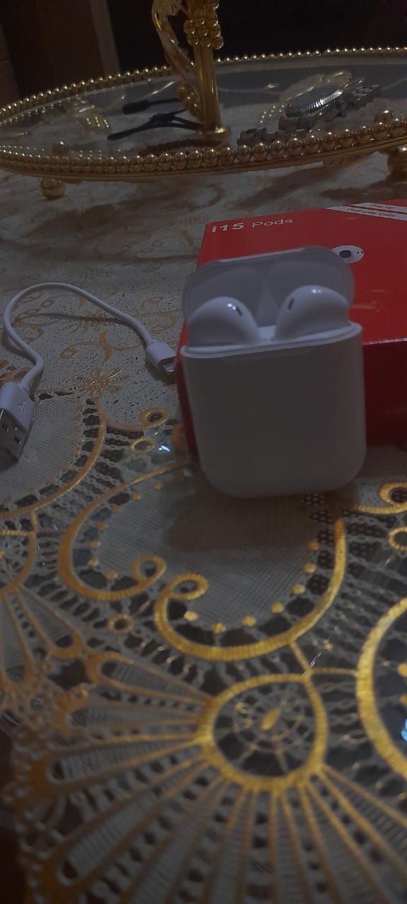 Продаю airpods все в комлекте