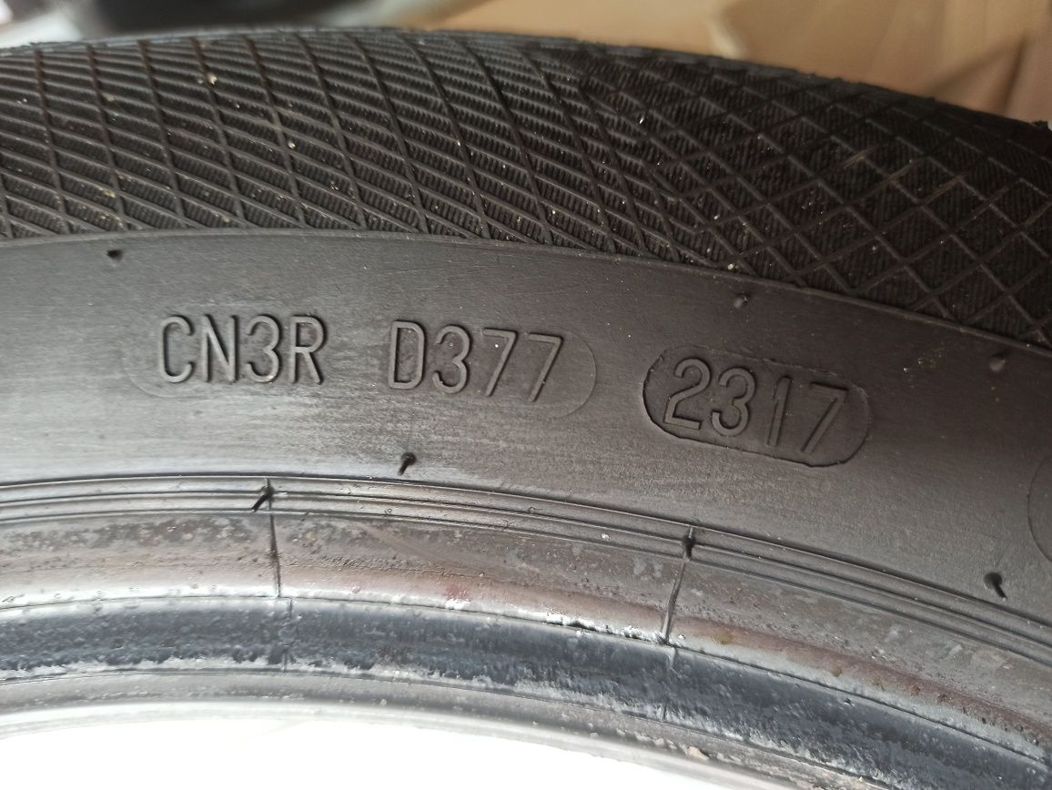 Cauciucuri iarna Continental 215/55 R17 98V XL - anvelope