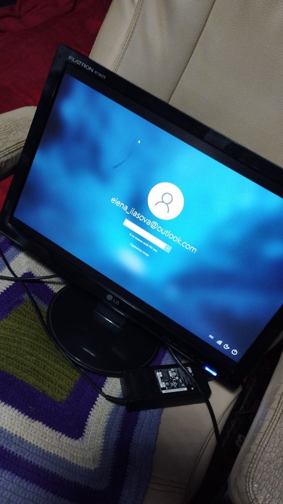 Монитор LG Flatron 1942S