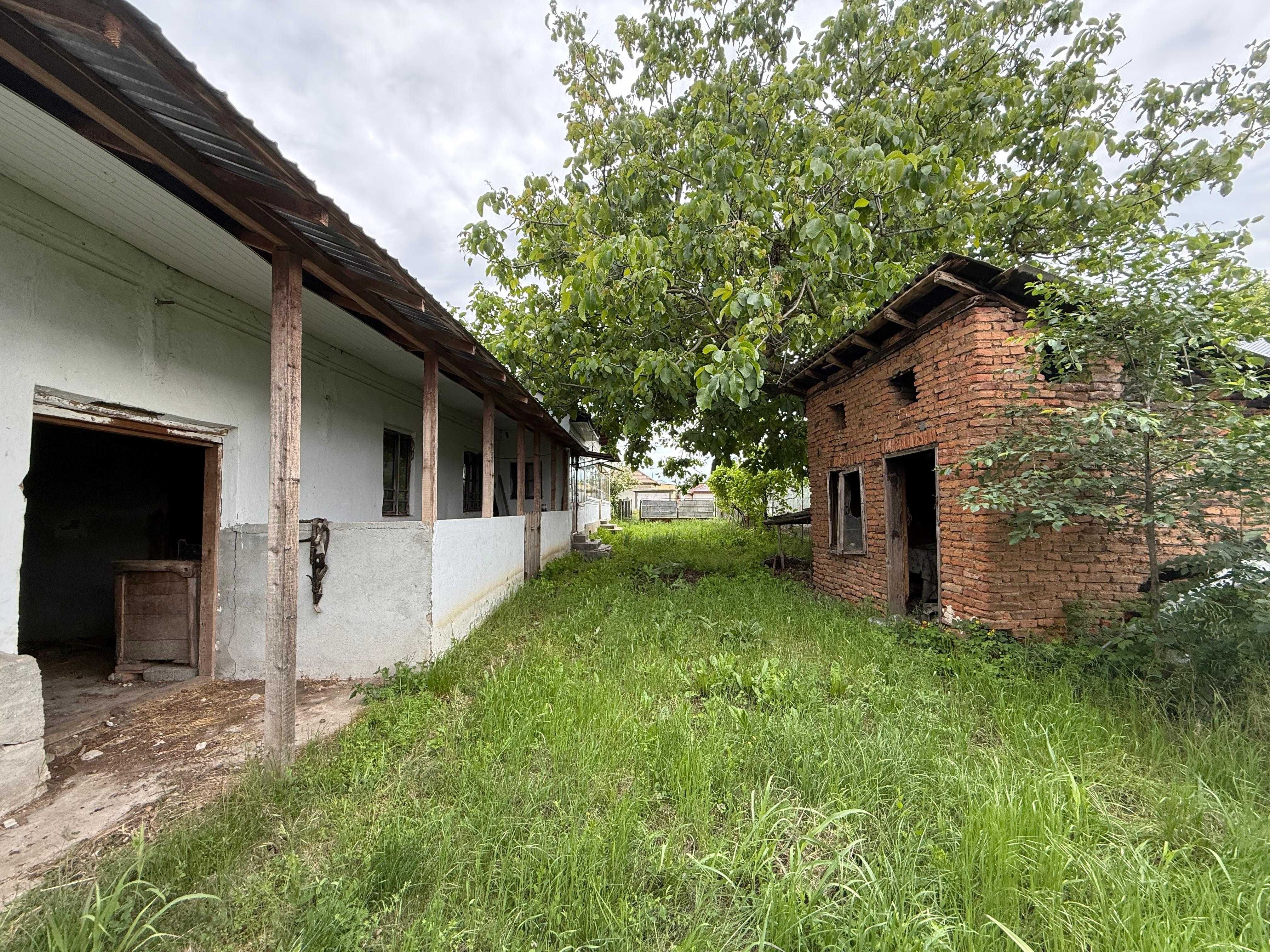 Casa de vanzare + teren 1816 mp in Coteana, Olt, central