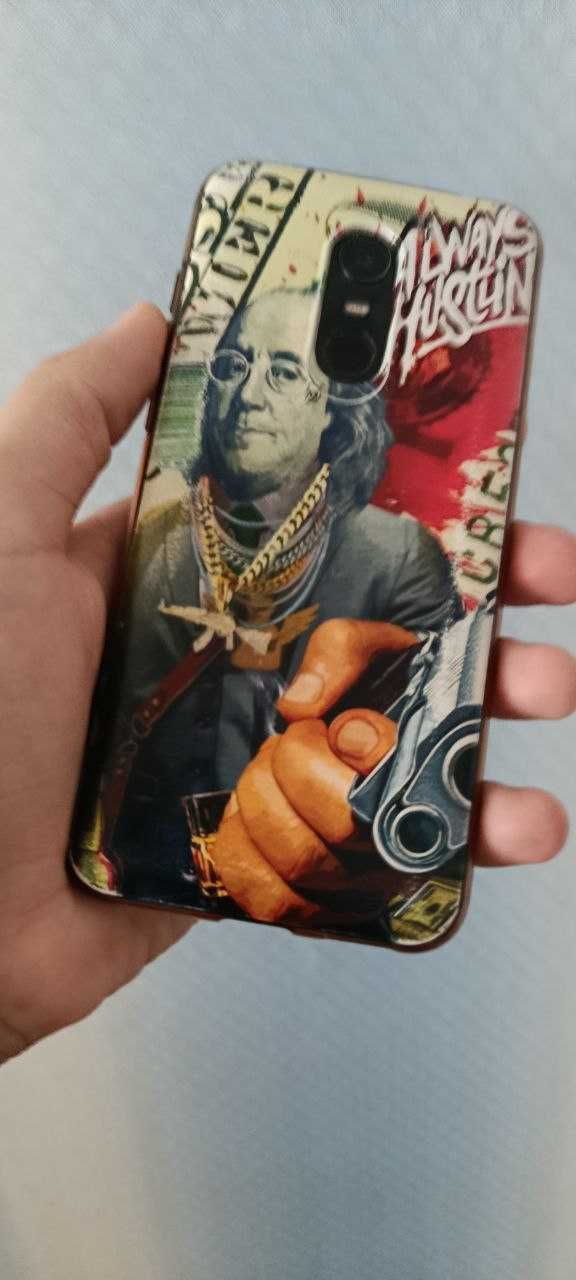 Продаю Redmi 5 plus 3/32  с коробкой  экран мертв