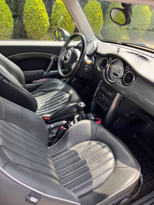 Mini Cooper an 2006 1.6 benzina