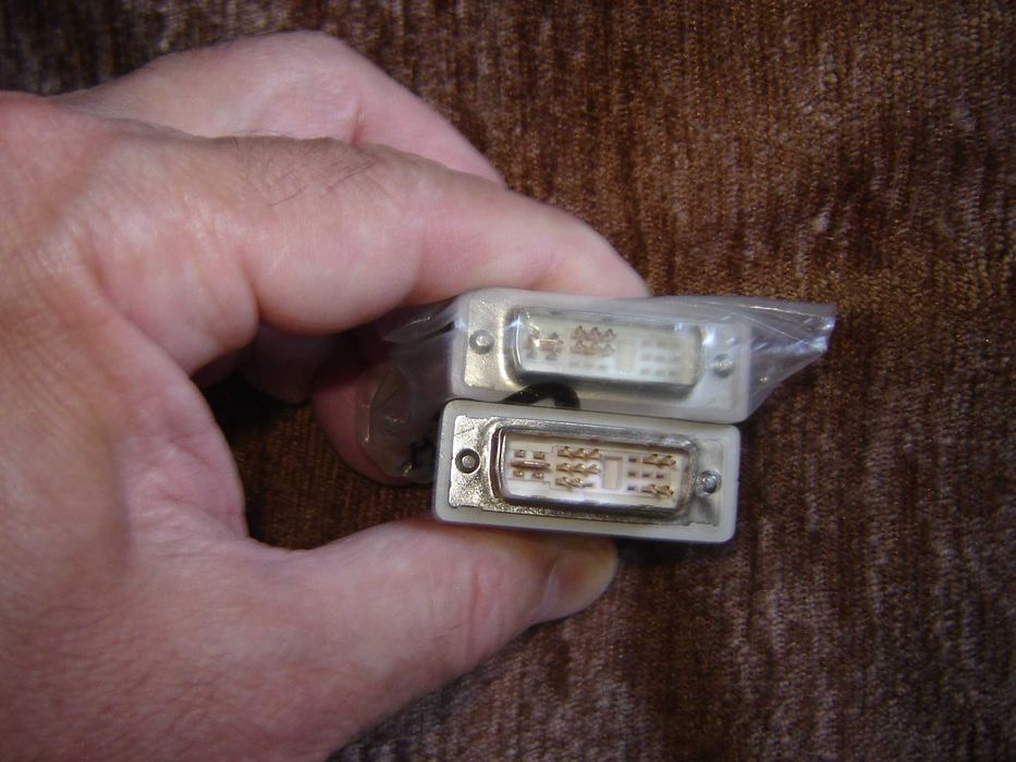 Adaptor VGA cu DVI si HDMI pt placi video PC