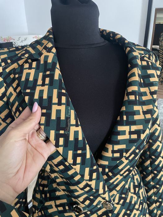 Costum Elisabetta Franchi