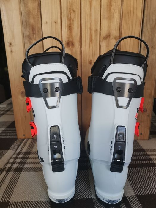 Ски обувки с подгряване