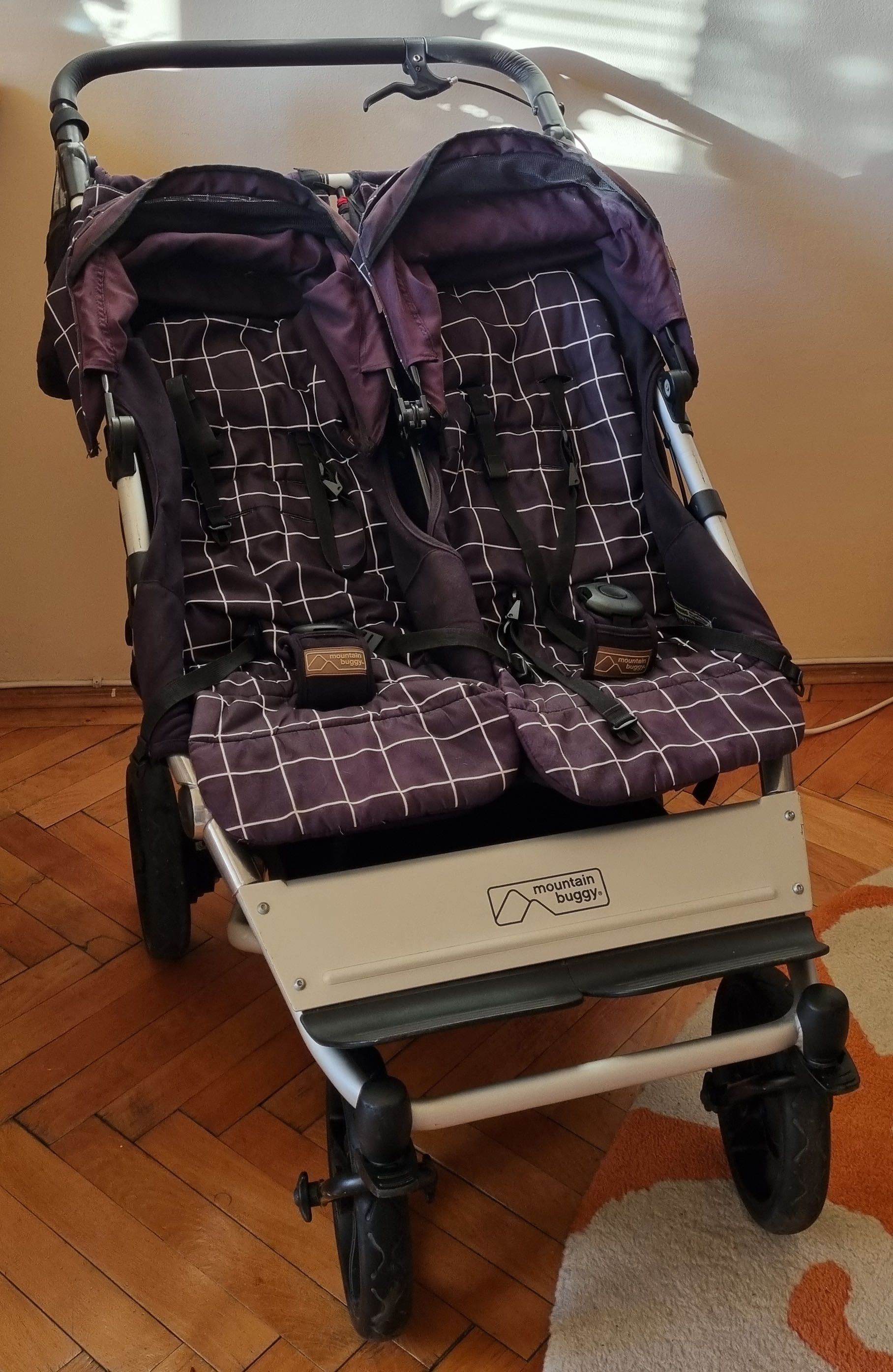 Cărucior pentru gemeni Mountain Buggy - Duet V3, stare excelentă