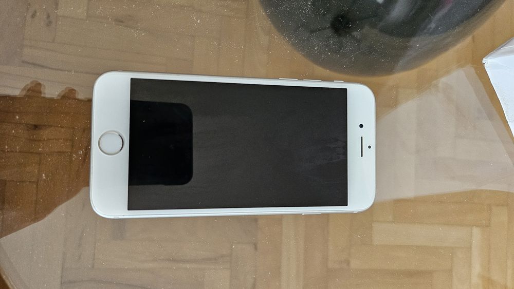 Телефони за части