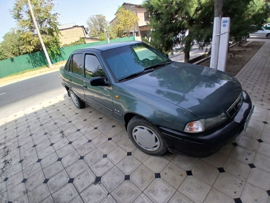 Нексия 1 сонс сотилади 1998й