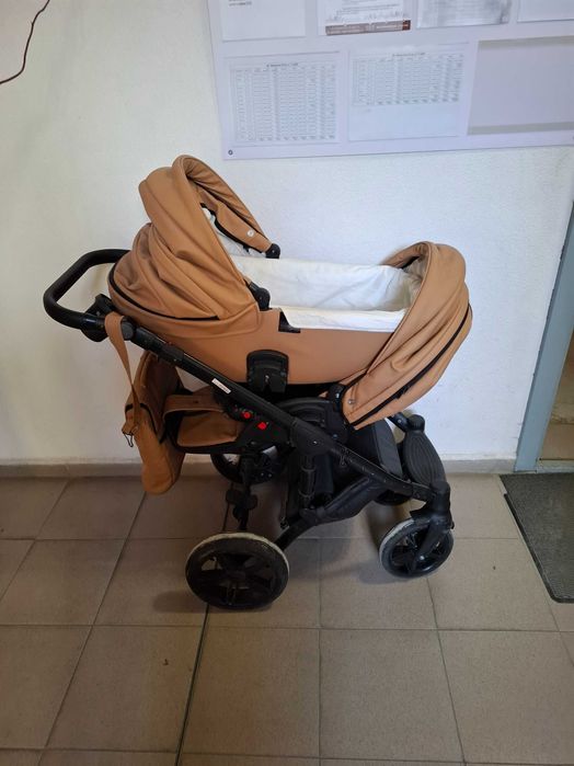 Детска количка отлична